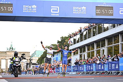 BMW BERLIN-MARATHON: Winner of the inline skaters © SCC Events